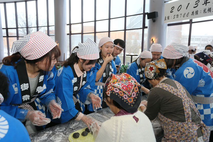 http://www.sapporo-koshi.jp/topics/up_images/2013mochi04.jpg