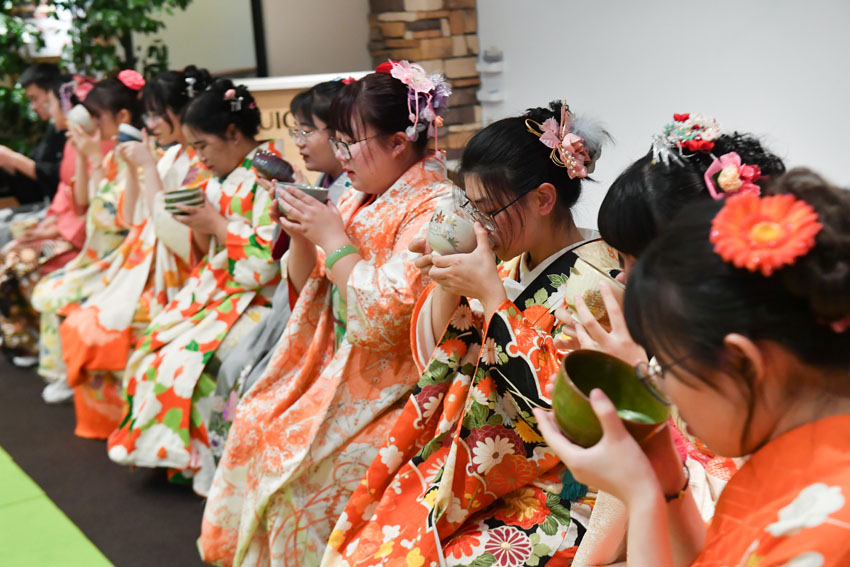 http://www.sapporo-koshi.jp/topics/up_images/2019kimono04.jpg